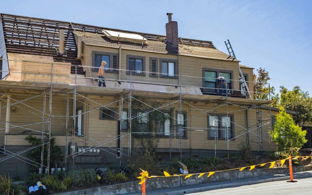 Indications de l'état de la toiture : Savoir quand envisager une rénovation